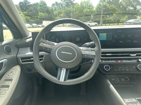 Used 2025 Hyundai Sonata SEL FWD image 23