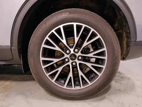 Used 2024 Ford Escape SE image 36