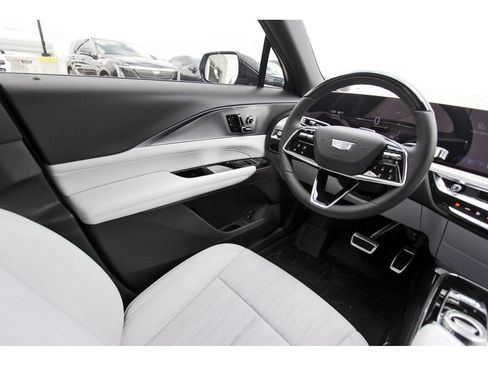 New 2027 Cadillac Lyriq Luxury AWD/4WD image 8