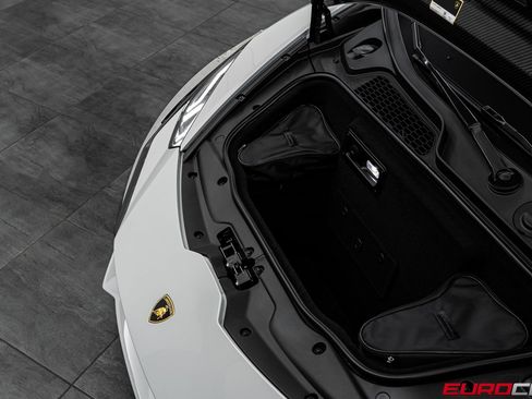 Used 2023 Lamborghini Huracan Tecnica image 11