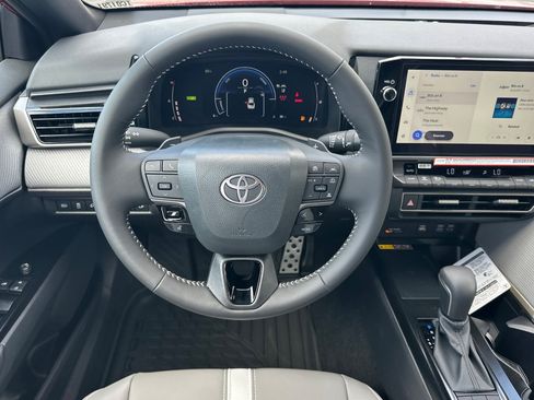 Used 2026 Toyota Camry SE w/ Multimedia Upgrade Package FWD image 14