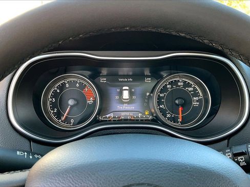 Certified 2022 Jeep Cherokee Latitude Lux w/ Sun & Sound Group image 9