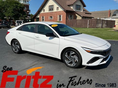 Used 2025 Hyundai Elantra SEL FWD image 1