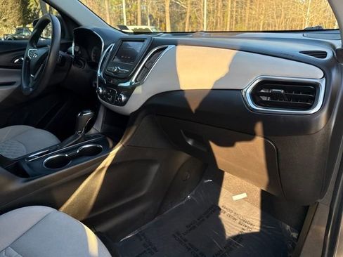 Used 2020 Chevrolet Equinox LS w/ LPO, Floor Liner Package image 28