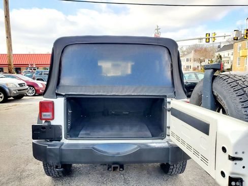 Used 2010 Jeep Wrangler Unlimited Sport w/ Trailer Tow Group AWD/4WD image 7