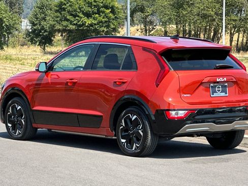 Used 2023 Kia Niro Wind FWD image 5
