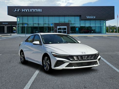 New 2026 Hyundai Elantra Limited FWD image 30