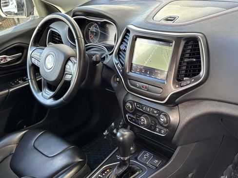 Used 2020 Jeep Cherokee Trailhawk w/ Comfort/Convenience Group image 27