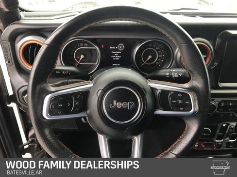 Used 2023 Jeep Gladiator Mojave w/ Cold Weather Group image 15