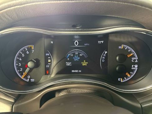 Used 2019 Jeep Grand Cherokee Overland AWD/4WD image 16