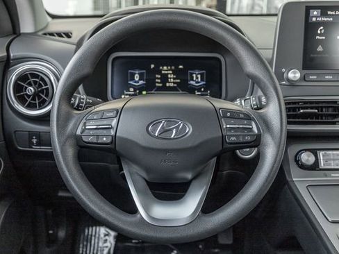 Used 2023 Hyundai Kona SE image 9