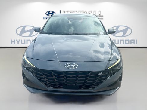 Used 2023 Hyundai Elantra Limited FWD image 2