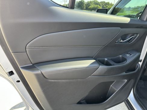 Certified 2021 Chevrolet Traverse LS FWD image 18