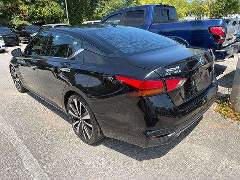Used 2019 Nissan Altima 2.5 Platinum FWD image 3