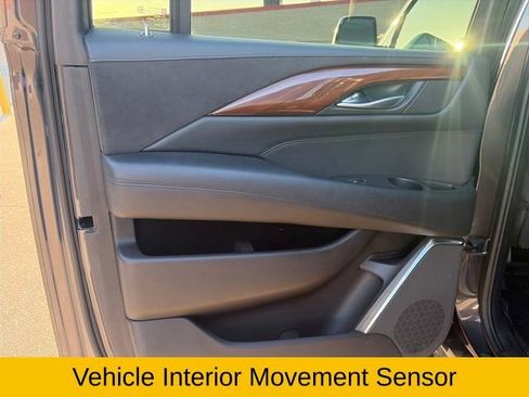 Used 2017 Cadillac Escalade ESV Premium Luxury image 32