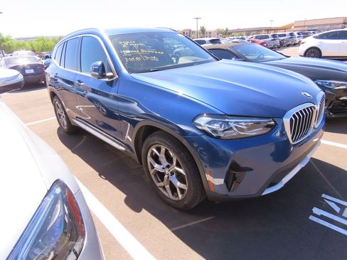 Used 2024 BMW X3 xDrive30i w/ Premium Package image 2