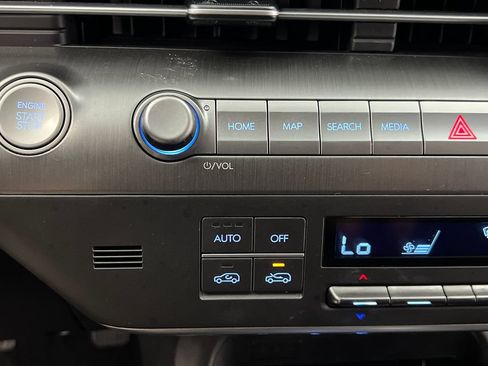Used 2024 Hyundai Kona SEL FWD image 54