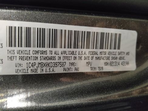 Used 2019 Jeep Cherokee Trailhawk w/ Cold Weather Group image 33