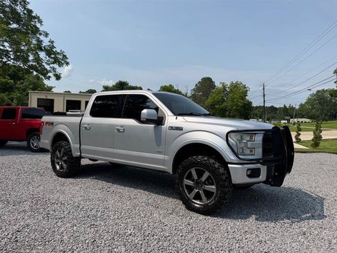 Used 2015 Ford F150 Lariat w/ Equipment Group 502A Luxury AWD/4WD image 9