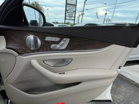 Used 2017 Mercedes-Benz E 300 image 24