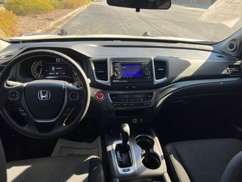 Used 2019 Honda Ridgeline Sport image 2