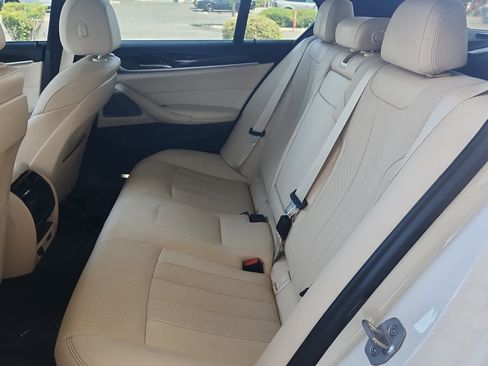 Used 2023 BMW 530e w/ Premium Package RWD image 21