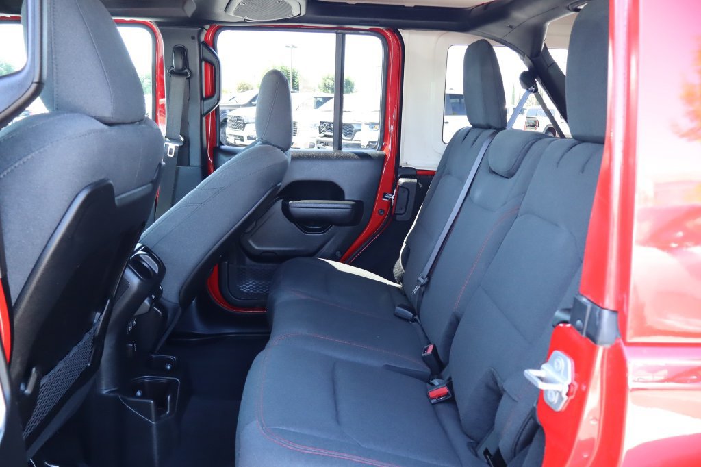 Certified 2025 Jeep Wrangler Unlimited Rubicon AWD/4WD image 34