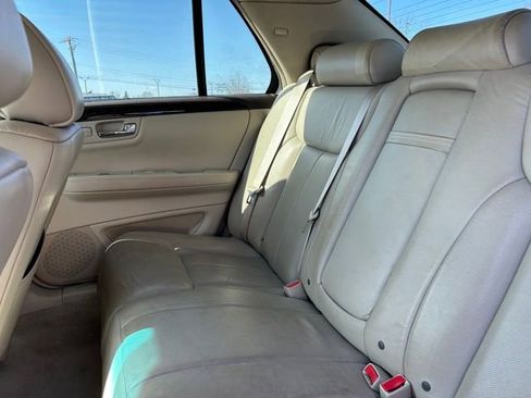 Used 2011 Cadillac DTS Luxury image 15