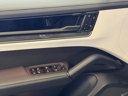 New 2026 Porsche Cayenne Turbo image 14