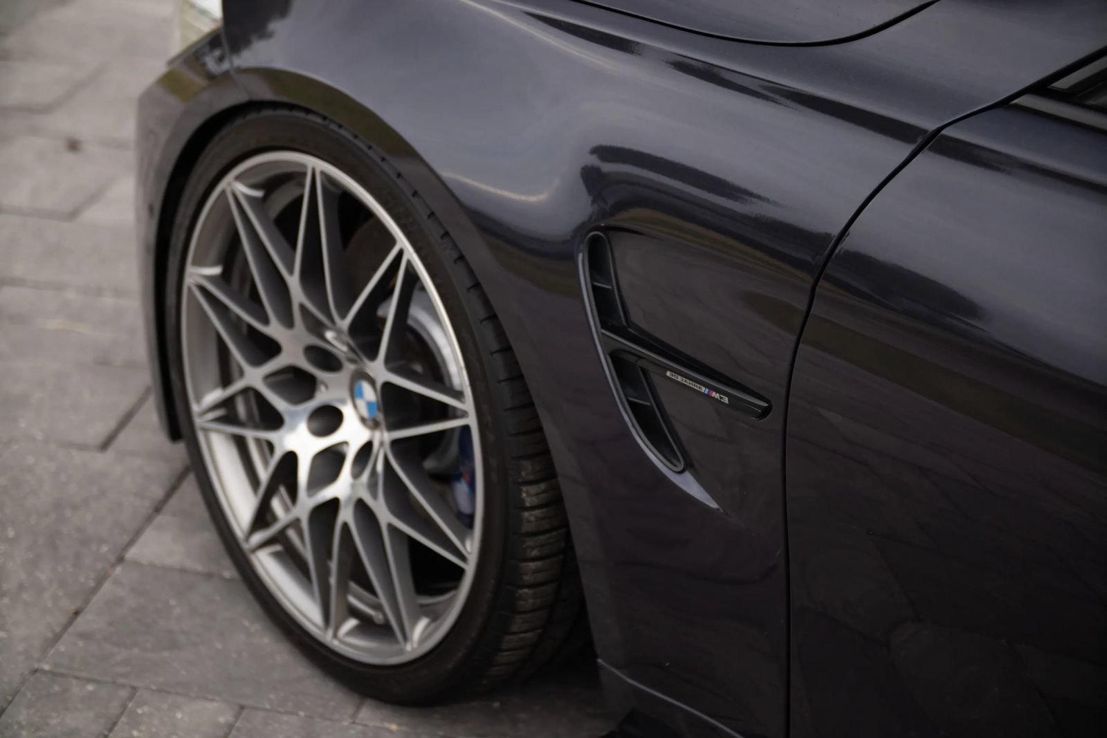 Used 2017 BMW M3 RWD image 9