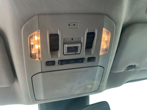 Used 2023 Toyota Highlander XLE FWD image 24