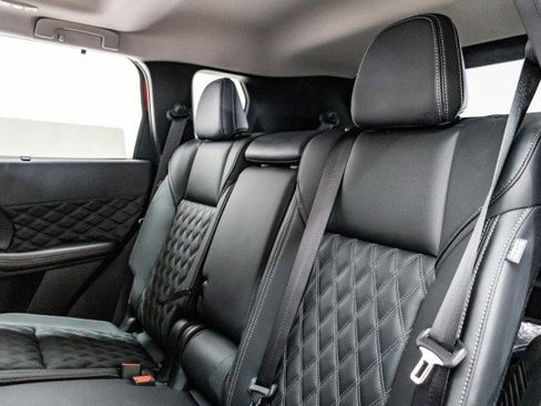 New 2025 Mitsubishi Outlander SEL image 17