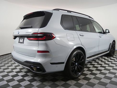 Used 2025 BMW X7 xDrive40i w/ Executive Package AWD/4WD image 2