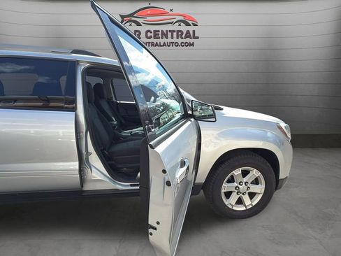 Used 2016 GMC Acadia SLE image 13