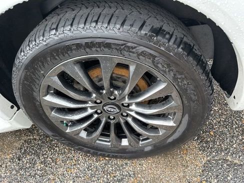 Used 2023 Nissan Armada Platinum w/ Captain's Chairs Package AWD/4WD image 11
