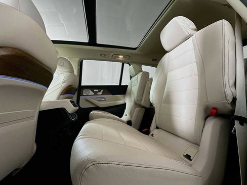 Used 2024 Mercedes-Benz GLS 580 4MATIC image 23
