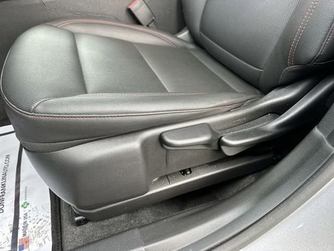 Used 2025 Chevrolet Trax RS w/ Sunroof Package image 12