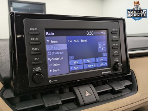 Used 2022 Toyota RAV4 LE AWD/4WD image 12