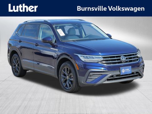 Certified 2024 Volkswagen Tiguan SE AWD/4WD image 1