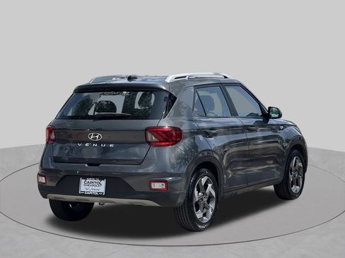 Used 2025 Hyundai Venue SEL FWD image 5