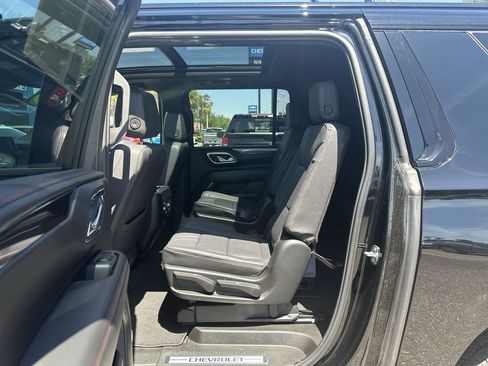 Used 2023 Chevrolet Suburban RST w/ Luxury Package RWD image 27