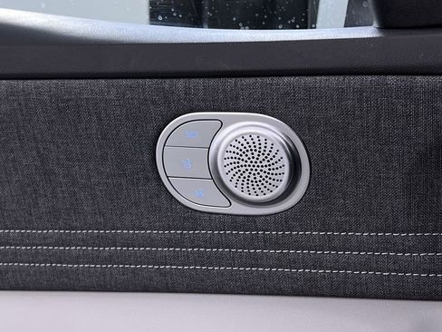 New 2025 Hyundai Elantra Limited image 29