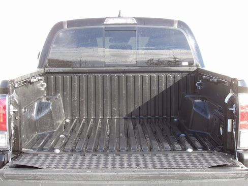 Certified 2023 Toyota Tacoma TRD Off-Road image 8