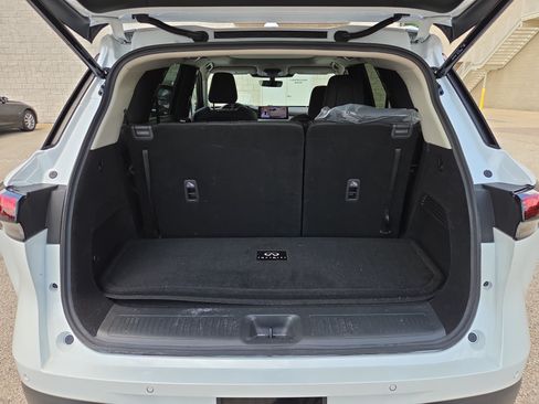 Used 2026 INFINITI QX60 Luxe w/ Family Package FWD image 10