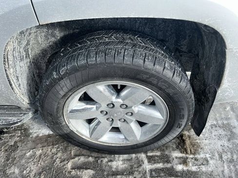 Used 2011 GMC Yukon SLT image 8