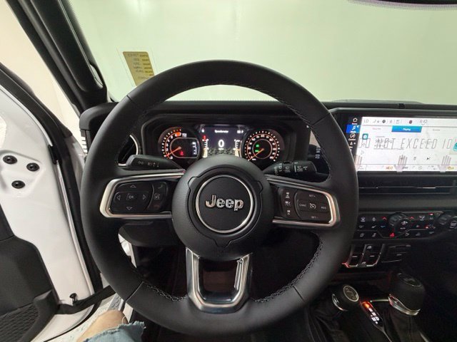 New 2026 Jeep Wrangler Unlimited Sahara AWD/4WD image 17