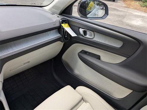 New 2026 Volvo XC40 B5 Plus w/ Protection Package Premier image 18