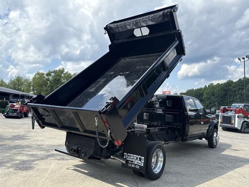 New 2024 RAM 5500 Laramie image 12