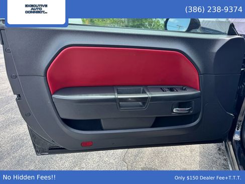 Used 2014 Dodge Challenger SXT image 13