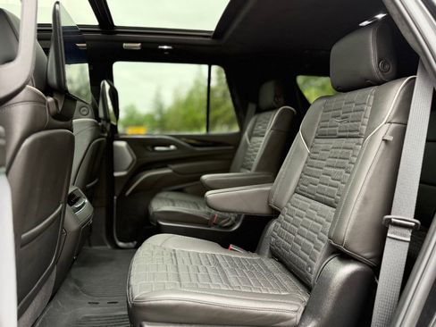 Used 2024 Cadillac Escalade V w/ LPO, ONYX Package AWD/4WD image 18